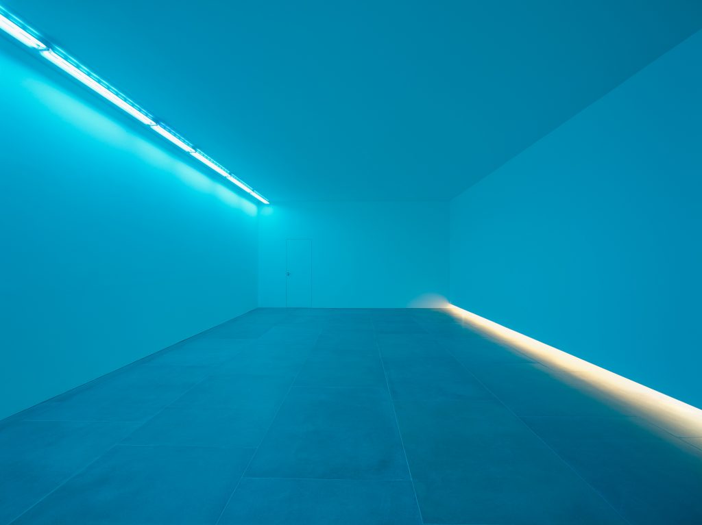 Bruce Nauman, 'Natural Light, Blue Light Room', 1971, Installation View, 2016, © Bruce Nauman 2016, Photo Peter Mallet